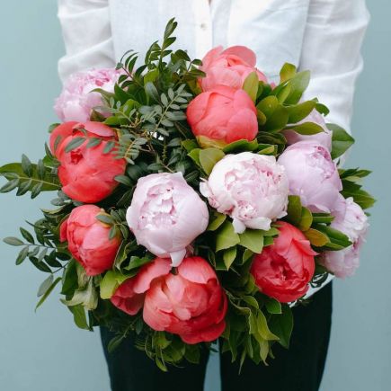 Ramo de Peonias Rosas y Blancas