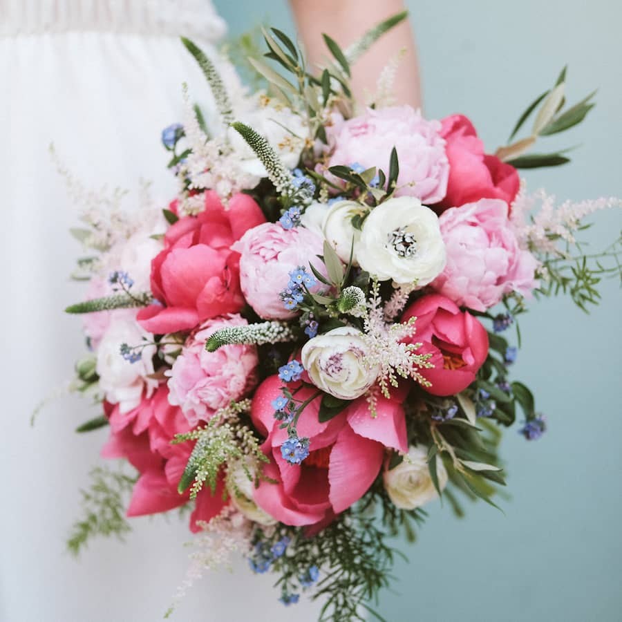 Ramo de novia vintage con flores preservadas y flores secas en colores rosa  romántico